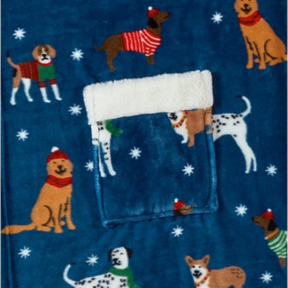 Dogs Plush Wrap Red Deep Pockets Oversized Pockets NEW ! DOGS - Picture 11 of 12